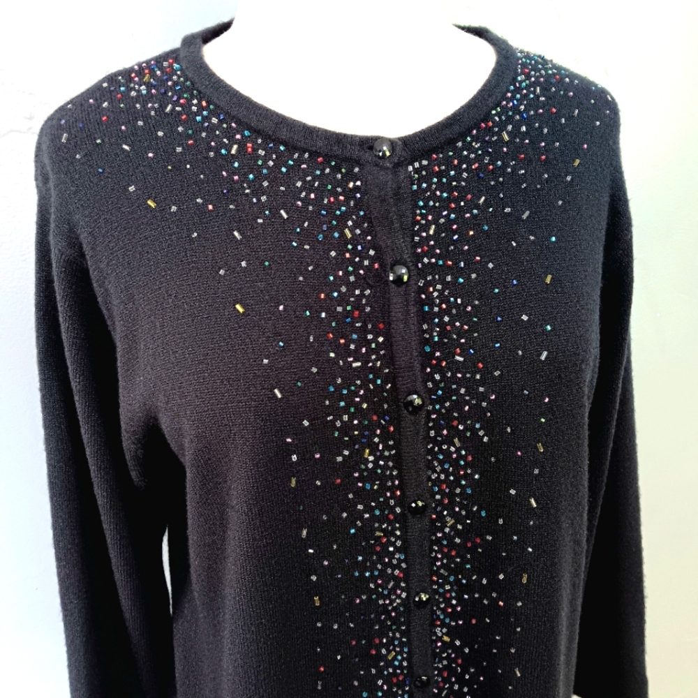 Vintage Kathie Lee acrylic cardigan w multicolored beads along buttons. Large.